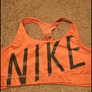 Coral nike sport bra hardly worn great condition